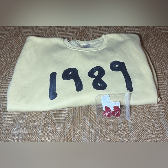Taylor Swift 1989 & Lover Merch,1989 Yellow Sweatshirt Large,Lover Earrings NWT - Picture 1 of 11